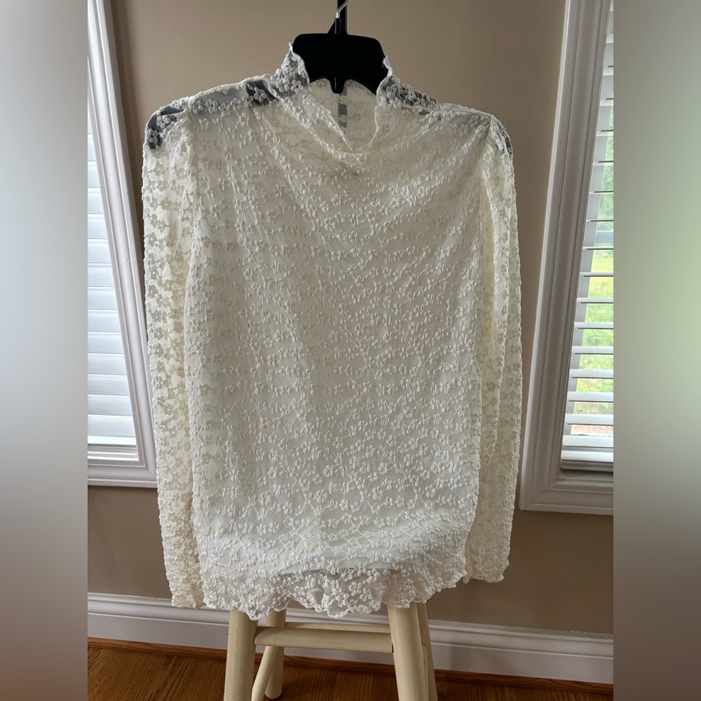 JODIFL Ivory Floral Lace Top